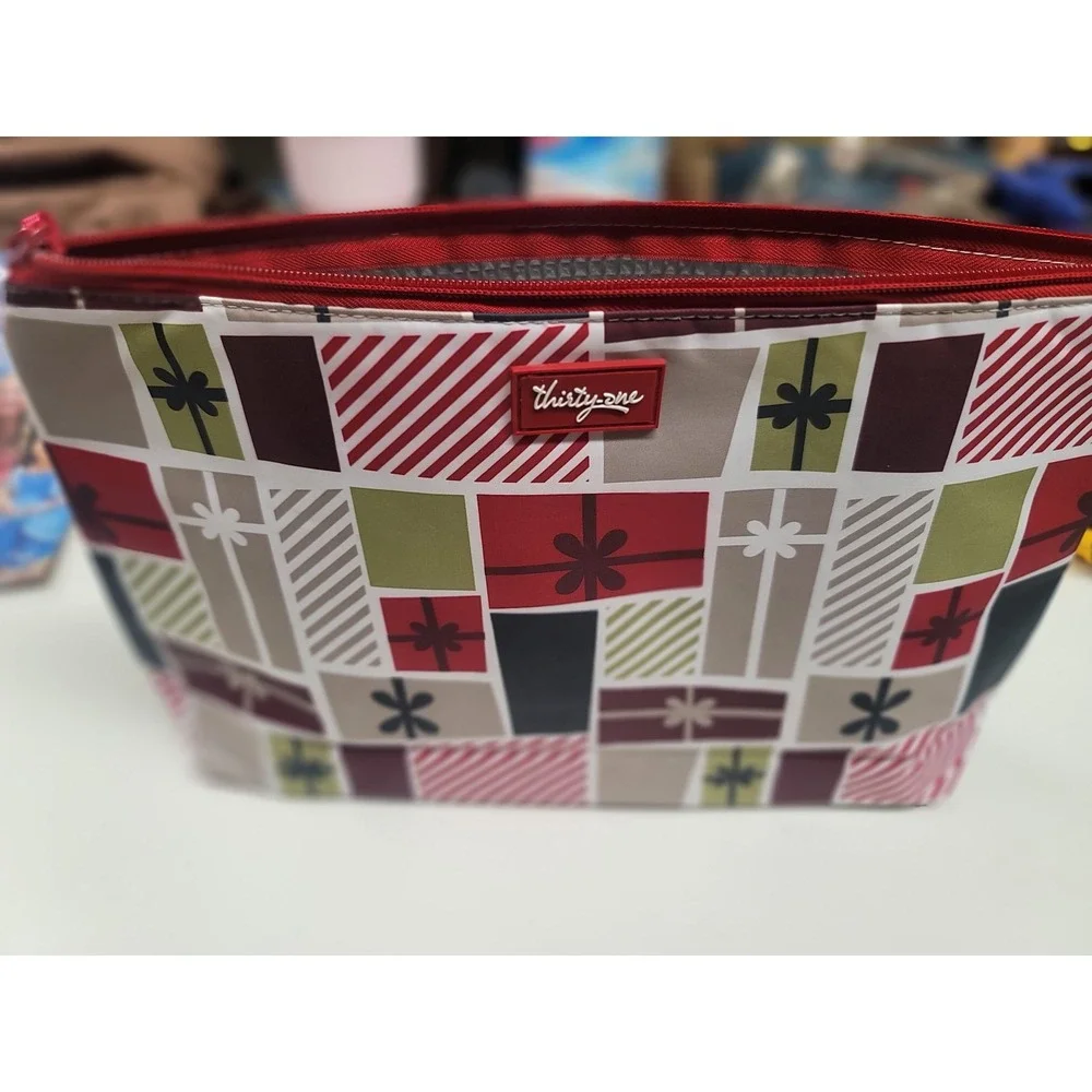 Thirty-One holiday insulated pouch‎